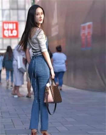 直播洗澡忘关摄像头