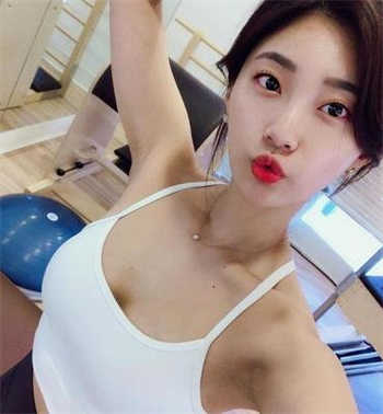 形容女生漂亮的句子