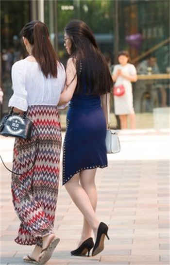 抖音一个俄罗斯女的喝酒