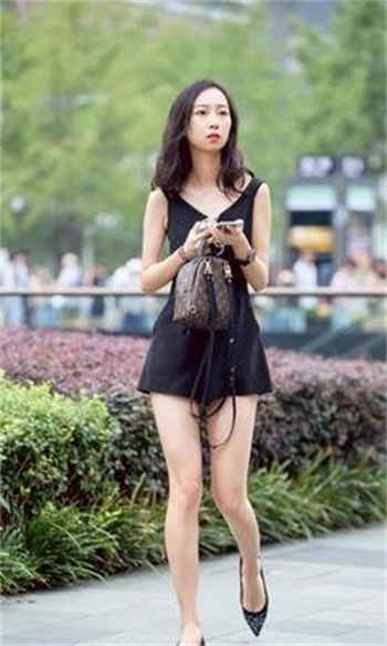 六房主播热舞自备纸巾