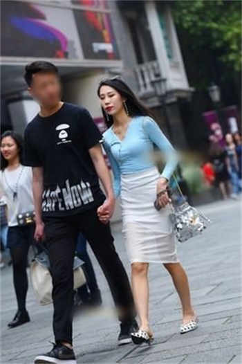 家庭主妇充满骚扰中文