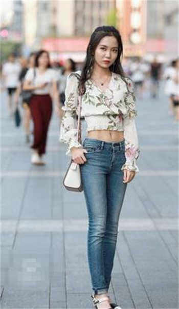 总裁受被放东西去开会bl