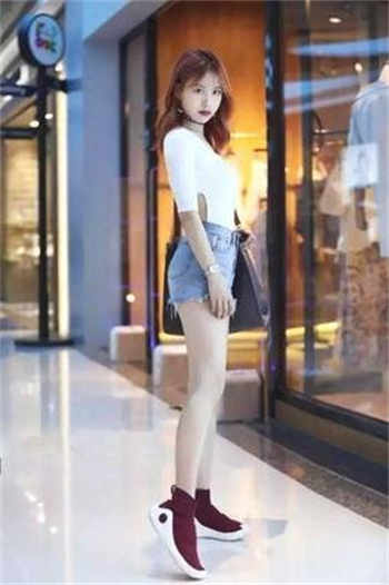 美女踩踏之踩踏之家