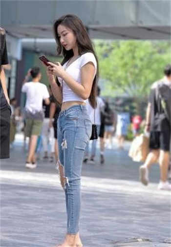 杨一凡比大小照片
