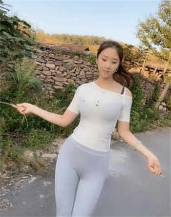 姐妹二个换男友